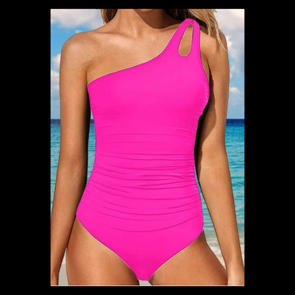 One-Shoulder Pink Swimsuit